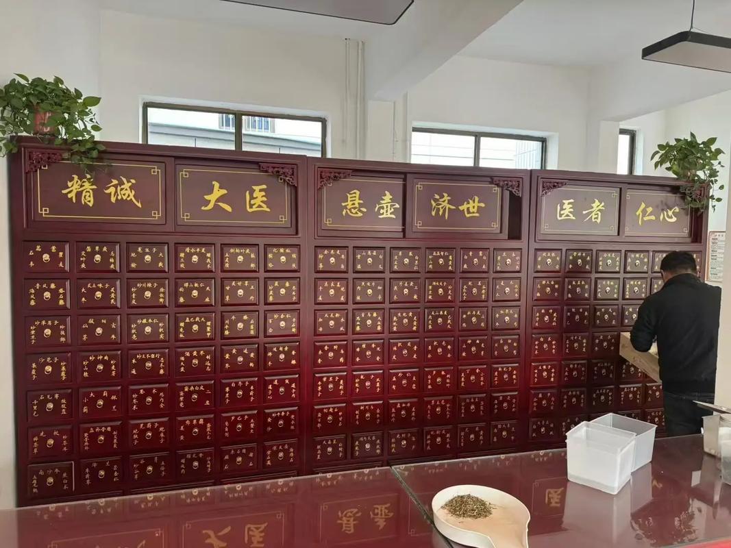匠心榫卯，药香满柜——安国中药柜工厂的实木艺术